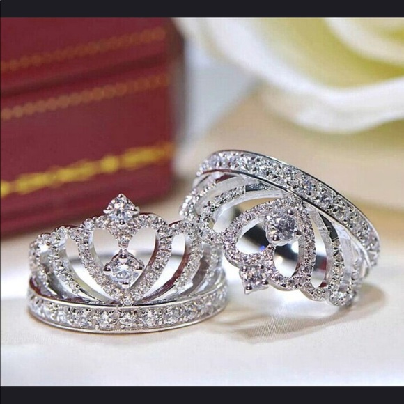 New .925 Silver with gem stone Princess/Queen ring - Picture 2 of 8